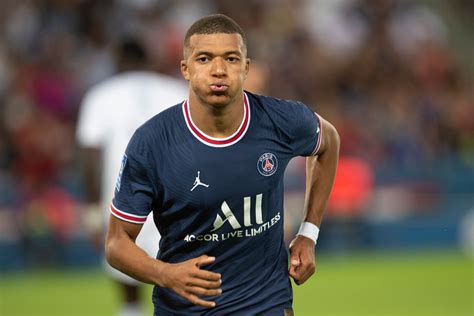 which team does kylian mbappe play for